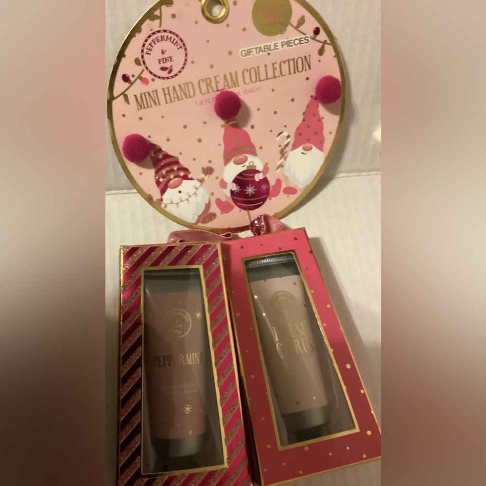 NWT wrap towel Estée Lauder makeup bag & 2 Peppermint & Pine Lotions Bundle - Picture 8 of 8